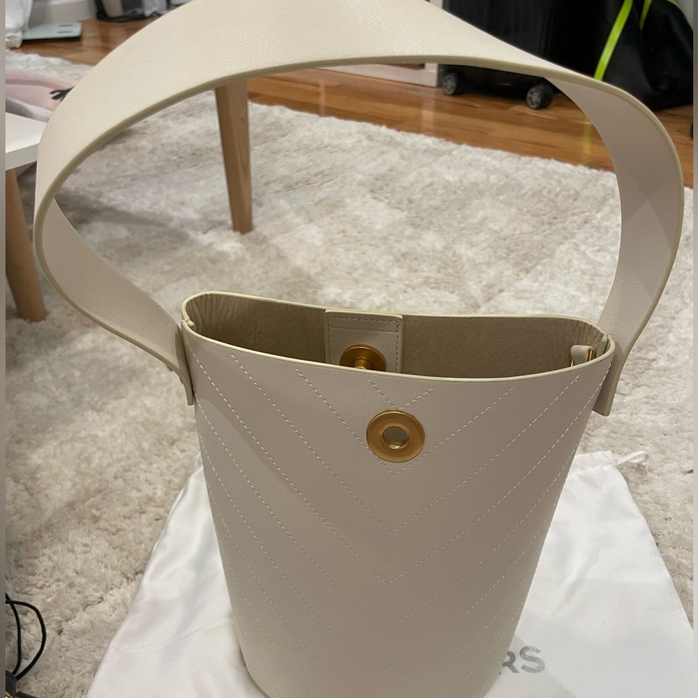 NEW Urban Revivo bucket bag